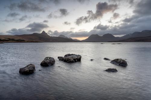 Rochers solitaires à Assynt, Ecosse